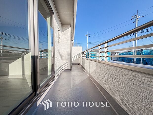 太陽に愛された邸は、陽当り、通風に優れた魅力的で快適さを追求した邸宅です。