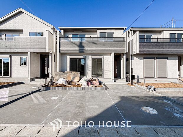 マンションとは違う敷地内駐車。ご主人様のお車のお手入れにも気合が入りますね。