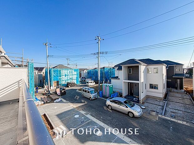 その豊かな眺望にふさわしい空間には、通風・採光にも優れ、心地よい光と風があふれています。