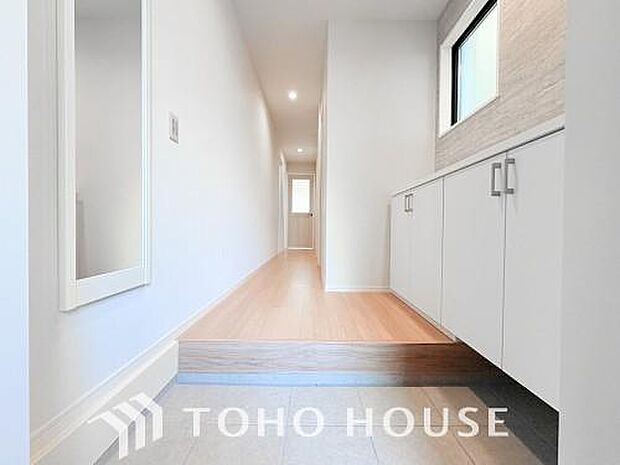 ダウンライトを使用しお洒落に演出。帰りたくなる家をテーマに設計。いつも「人」と「家」の間に・・・。