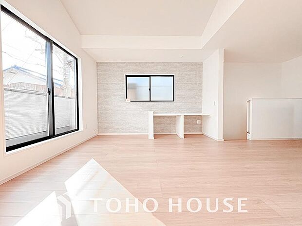 作り手の「気持ちの良いリビングでお過ごししていただきたい」という思いを感じさせます。