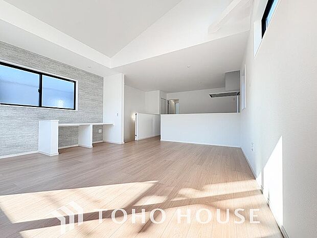 家は、ただ生活する場ではなく、笑顔の毎日、安らぎの日々のために、暮らしを愉しく、快適にする場所。