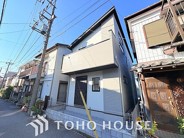 陽光に愛され、家族に包まれた本邸宅は、どんなに月日が経っても【オンリーワン】に輝き続けます。