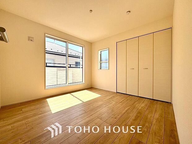 お子様の心と身体を見守る子供部屋として、小さな自立心を育むお部屋作りを見越してご覧下さい。