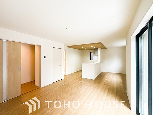 家は、ただ生活する場ではなく、笑顔の毎日、安らぎの日々のために、暮らしを愉しく、快適にする場所。