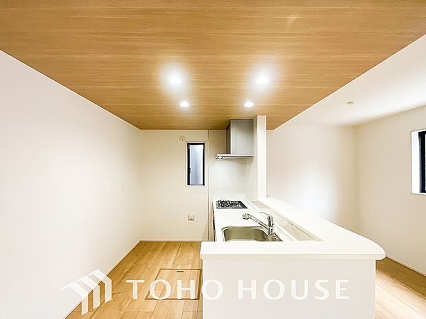 お料理の上手な方が、独壇場でお料理の腕を披露するスタイルに向いているキッチンです。