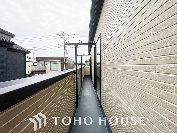 太陽に愛された邸は、陽当り、通風に優れた魅力的で快適さを追求した邸宅です。