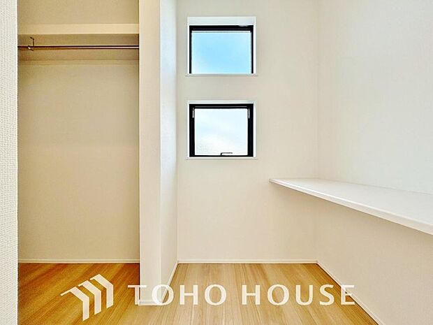 建物内部の収納にはこだわりを持ちました。共有部分に設置した収納スペースはお荷物の多い方にも安心です。