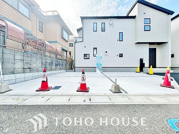 家のすぐ前に駐車場があるため、出入庫がスムーズで時間を気にせず快適にご利用いただけます。