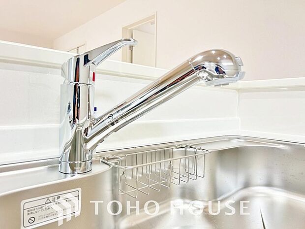 浄水と原水をボタン一つで切り替えられる浄水器一体型水洗。近年主流になりつつある人気の設備です。