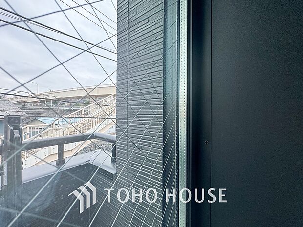 複層ガラスは結露を抑えたり、遮音にも効果を発揮します。