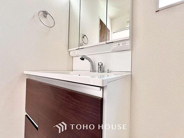 シンプルだからこそ使いやすい。スタンダードなデザインの洗面台はお掃除もしやすくいつも清潔。