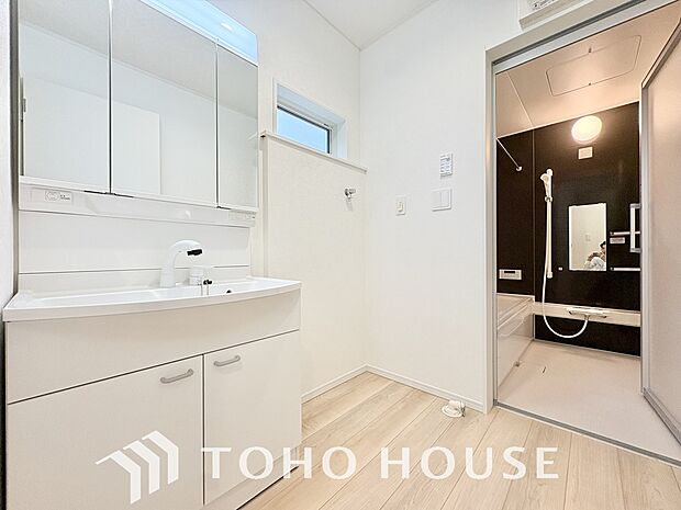 シンプルだからこそ使いやすい。スタンダードなデザインの洗面台はお掃除もしやすくいつも清潔。