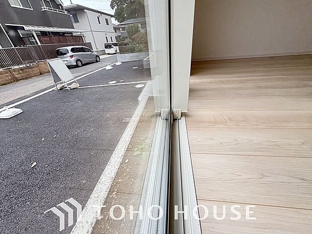 複層ガラスは結露を抑えたり、遮音にも効果を発揮します。