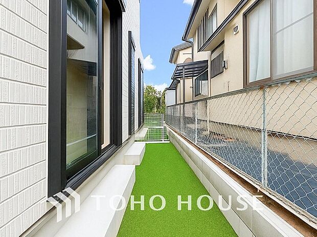 どんなお庭に仕上げるか。新生活に付いて回る楽しい悩みのひとつです。ウッドデッキの新設等もご相談下さい