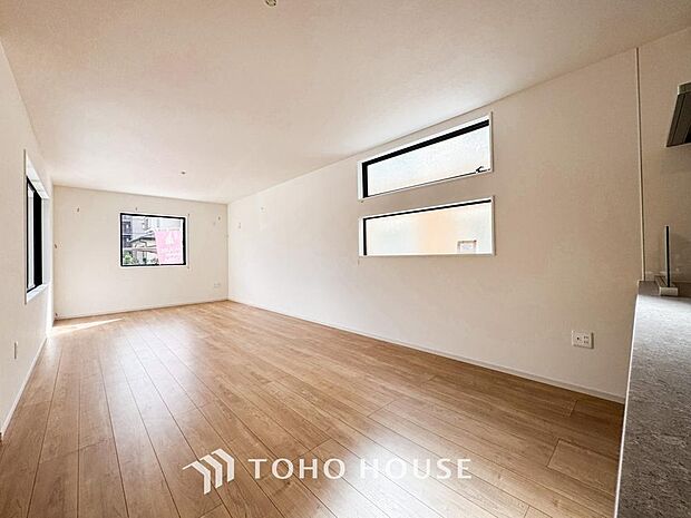 作り手の「気持ちの良いリビングでお過ごししていただきたい」という思いを感じさせます。