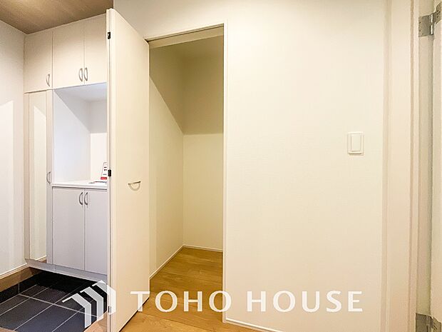 物件の陽当りや通風・仕様設備やお部屋の大きさの比較、近隣・周辺環境や街並みなど、資料には掲載していない情報が現地にはたくさんあります。 是非一度、現地をご確認ください。