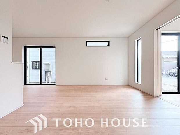 作り手の「気持ちの良いリビングでお過ごししていただきたい」という思いを感じさせます。