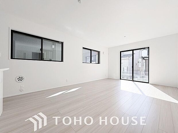 家は、ただ生活する場ではなく、笑顔の毎日、安らぎの日々のために、暮らしを愉しく、快適にする場所。