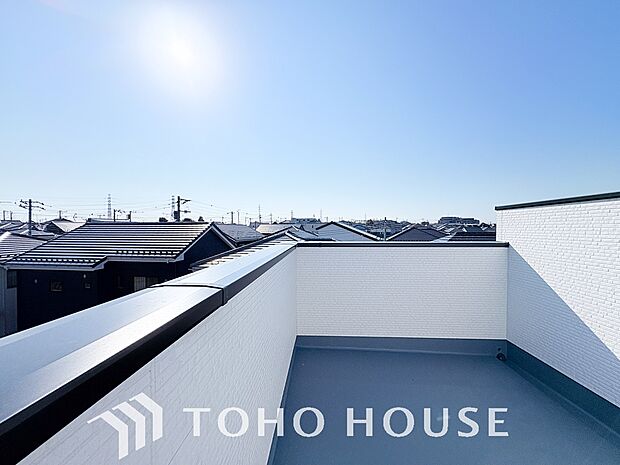 太陽に愛された邸は、陽当り、通風に優れた魅力的で快適さを追求した邸宅です。