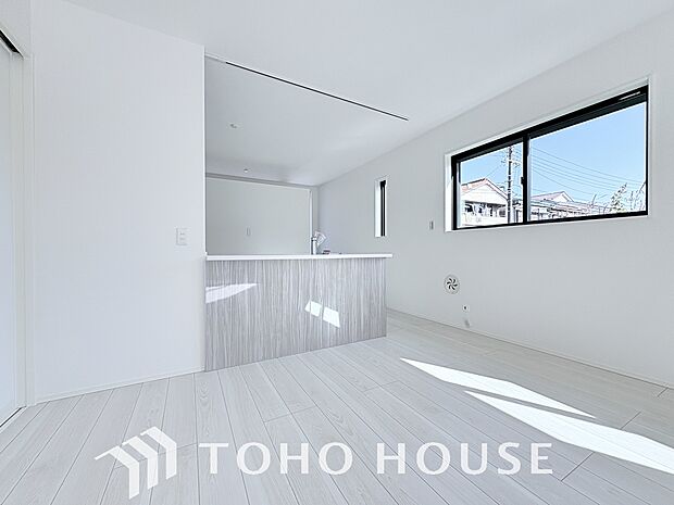 作り手の「気持ちの良いリビングでお過ごししていただきたい」という思いを感じさせます。