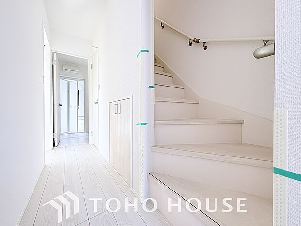 住まう方でカスタマイズしていただけるシンプルなデザインの内装。ご自身で素敵な空間を創り上げられます。