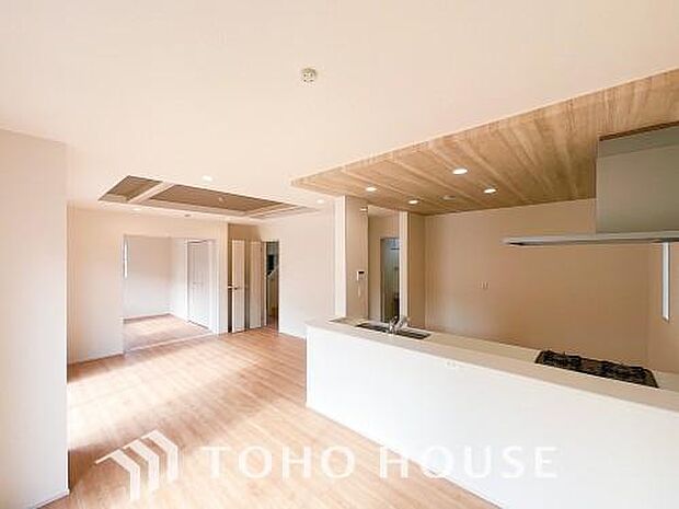 作り手の「気持ちの良いリビングでお過ごししていただきたい」という思いを感じさせます。