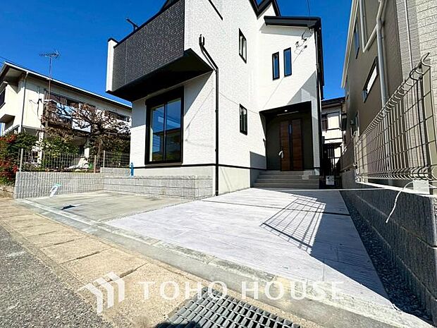 家のすぐ前に駐車場があるため、出入庫がスムーズで時間を気にせず快適にご利用いただけます。