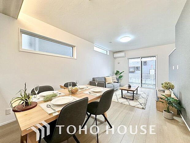 作り手の「気持ちの良いリビングでお過ごししていただきたい」という思いを感じさせます。