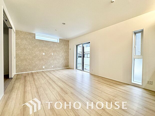 作り手の「気持ちの良いリビングでお過ごししていただきたい」という思いを感じさせます。