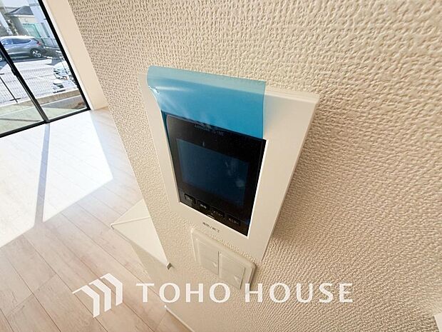 「見える安心」を実現するために、誰が訪れてもすぐにわかるようモニター付きインターホンを設置しました。