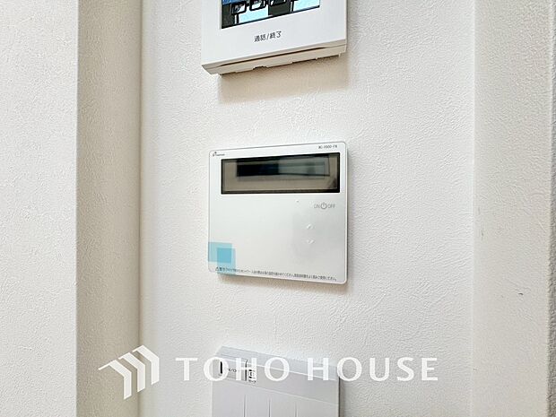 スイッチ1つで一定量の湯を浴槽に張ったり、保温や追い焚きをすることができる機能は何かと便利。