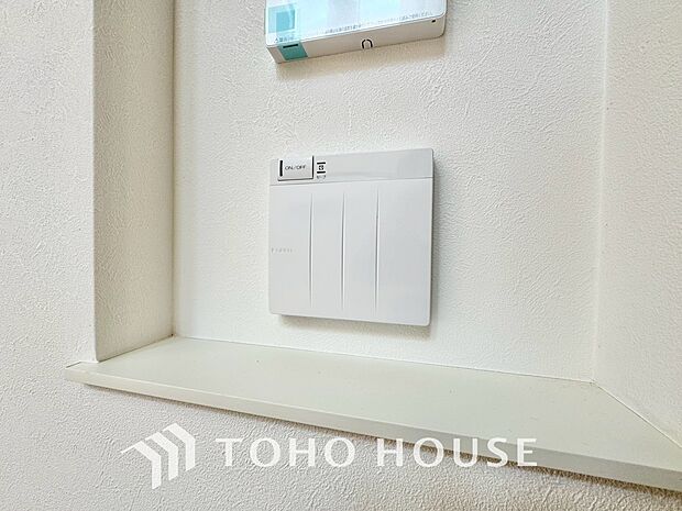 通気性や快適性を重視したリビングには、空気を汚さずに室内を快適な温度に保つ床暖房を完備しております。