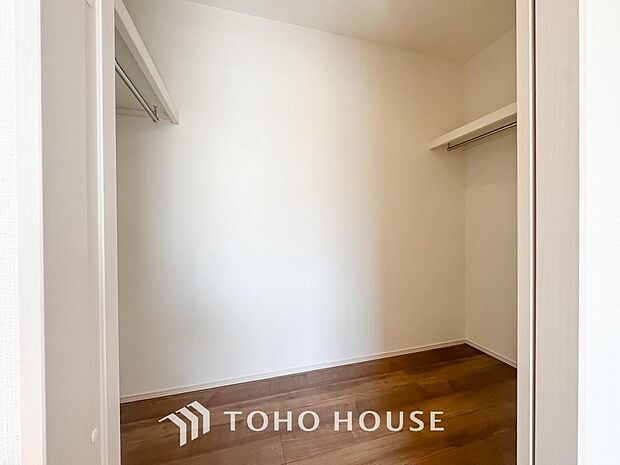 たっぷりと荷物が入るよう、ウォークインクローゼットを完備いたしました。