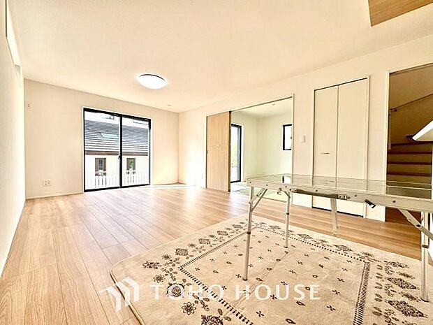 造りこんだ空間演出の妙が生み出す光と質のハーモニーはこの住宅のクオリティの良さを実感させてくれます。