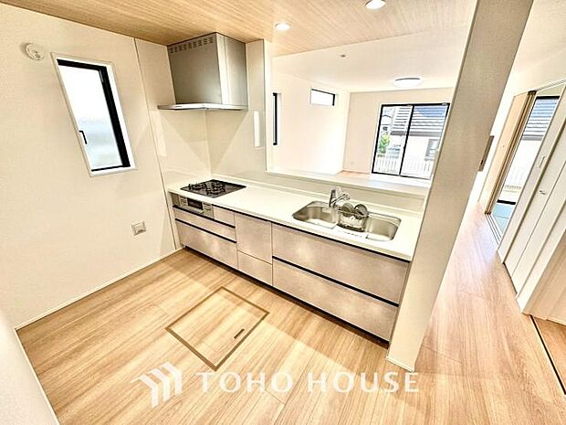 広々キッチンを採用。みんなで作った料理を召し上がりながらの会話は、どのような物になるのでしょうか。