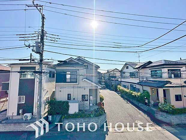 豊かな陽光に照らしだされる素敵な空間。季節を問わず華やいだ素敵な風景をお楽しみいただけます。