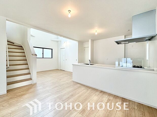 造りこんだ空間演出の妙が生み出す光と質のハーモニーはこの住宅のクオリティの良さを実感させてくれます。