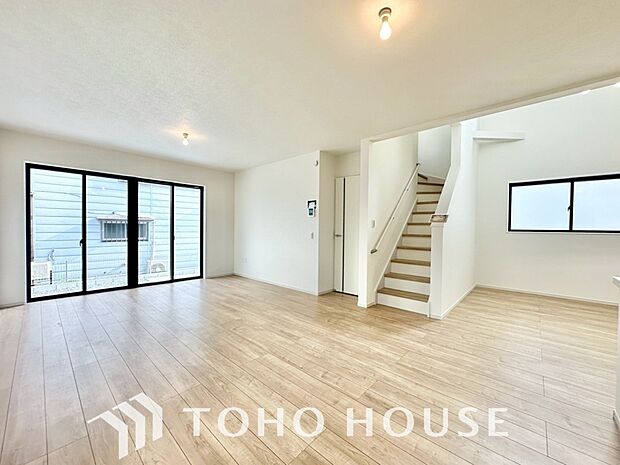 作り手の「気持ちの良いリビングでお過ごししていただきたい」という思いを感じさせます。