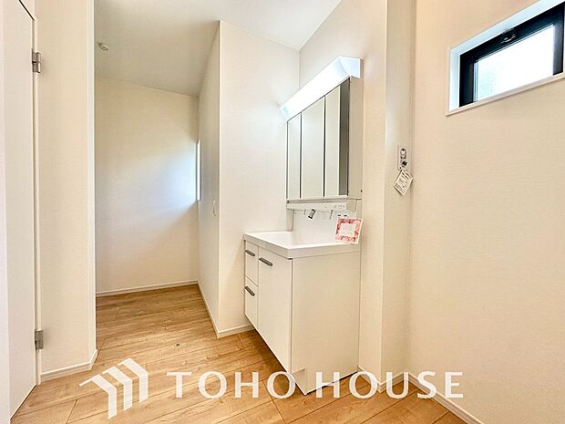 ランドリースペース。洗濯機を配置しても十分なスペースを確保しております。