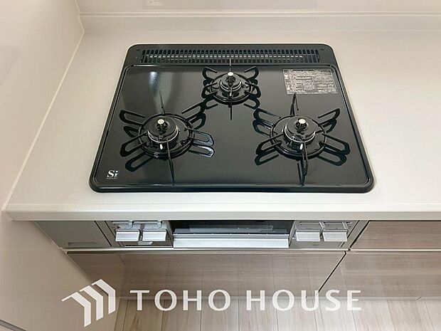 毎日料理をする、料理が好き、家族が多くて量を作る必要がある、等の方々にとっては必須の3口コンロ。