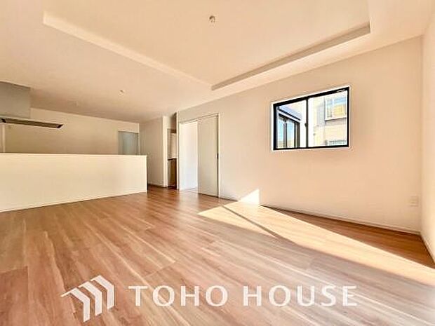 作り手の「気持ちの良いリビングでお過ごししていただきたい」という思いを感じさせます。