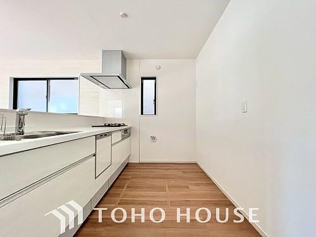 広々キッチンを採用。みんなで作った料理を召し上がりながらの会話は、どのような物になるのでしょうか。