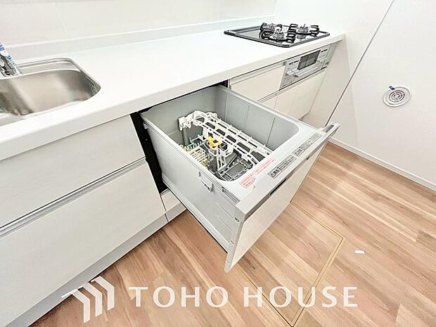 高温水や高圧水流を使う事で効率よく食器洗浄できます。殺菌効果も高いので哺乳瓶等を洗う際にも便利です。