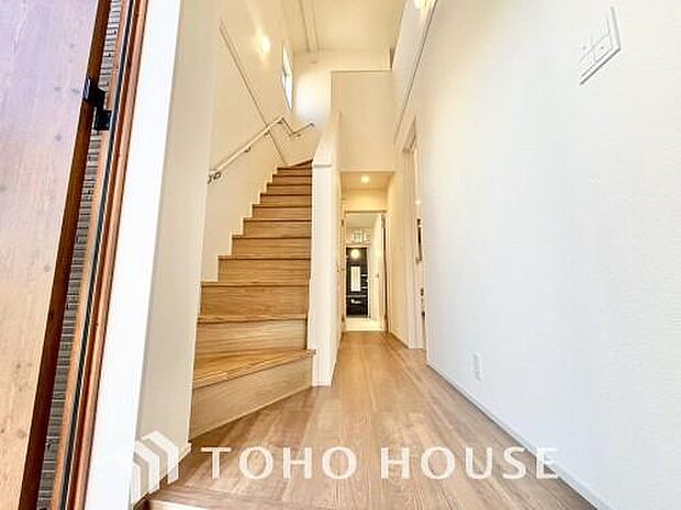 ダウンライトを使用しお洒落に演出。帰りたくなる家をテーマに設計。いつも「人」と「家」の間に・・・。