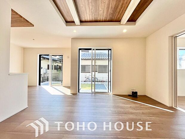 造りこんだ空間演出の妙が生み出す光と質のハーモニーはこの住宅のクオリティの良さを実感させてくれます。