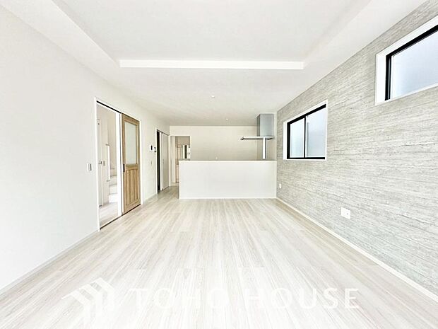 作り手の「気持ちの良いリビングでお過ごししていただきたい」という思いを感じさせます。