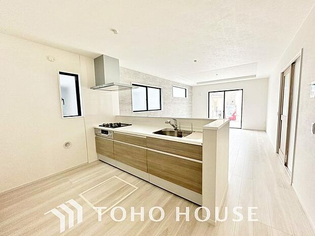 お料理の上手な方が、独壇場でお料理の腕を披露するスタイルに向いているキッチンです。