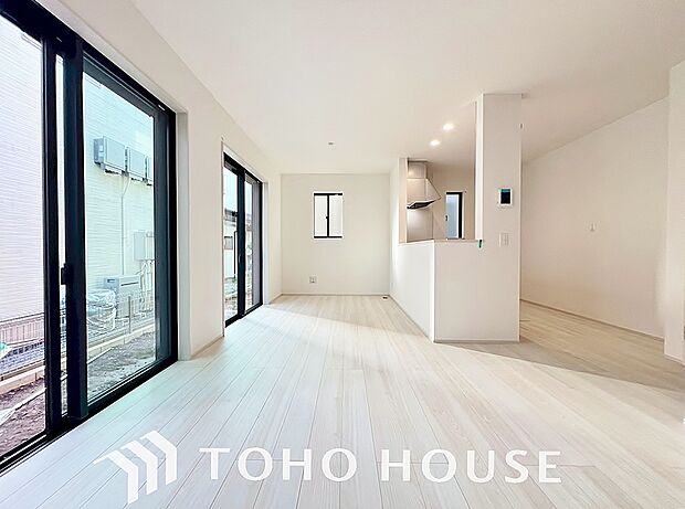 作り手の「気持ちの良いリビングでお過ごししていただきたい」という思いを感じさせます。