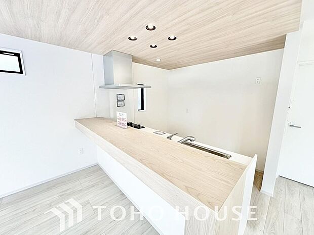 広々としたキッチンスペースで快適に作業ができると、毎日のお料理もより一層楽しく取り組めそうですね。